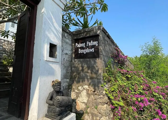 別荘 Padang Padang *